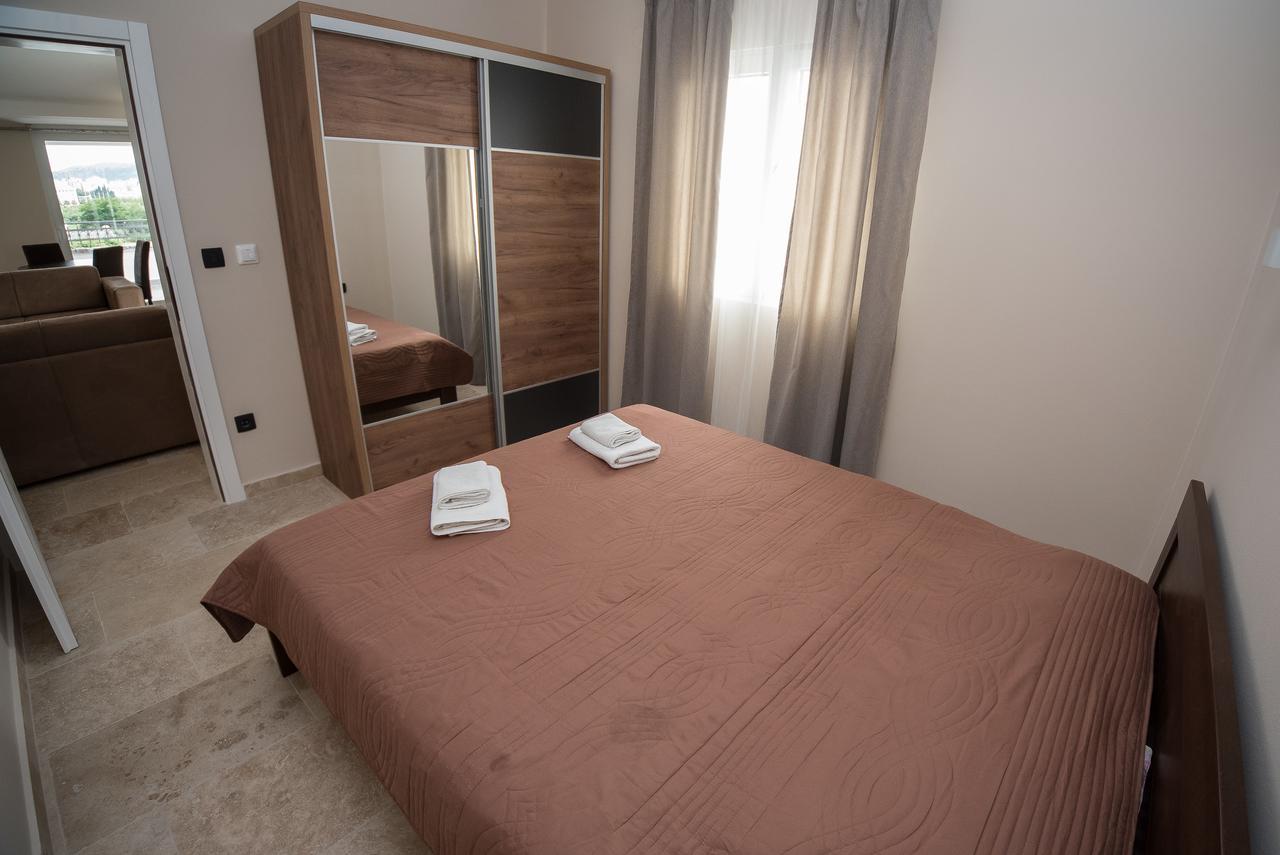 Apartments Vila Monegro Bar Bagian luar foto