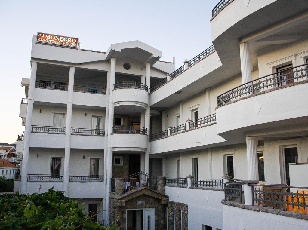 Apartments Vila Monegro Bar Bagian luar foto