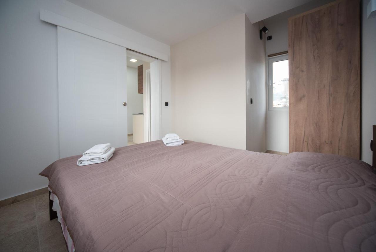 Apartments Vila Monegro Bar Bagian luar foto