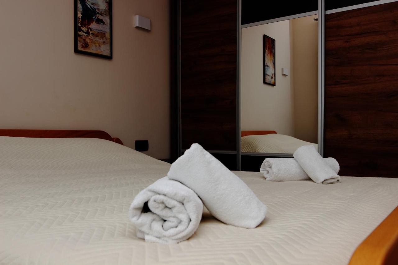 Apartments Vila Monegro Bar Bagian luar foto