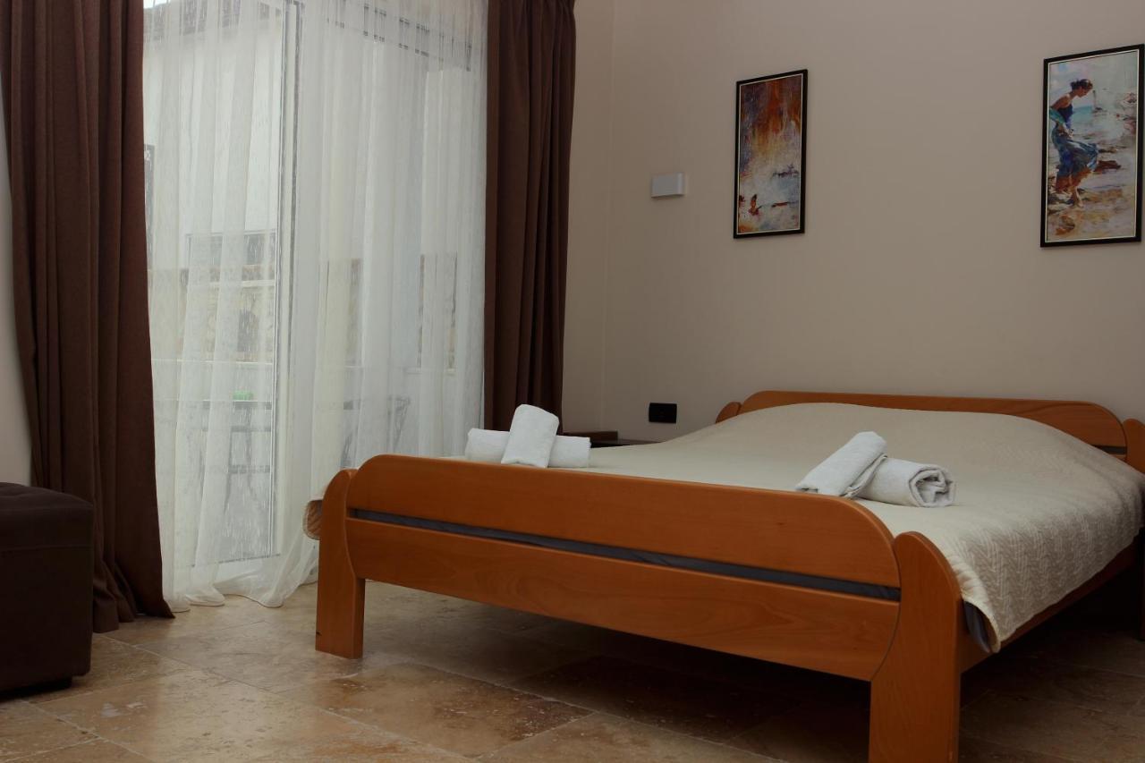 Apartments Vila Monegro Bar Bagian luar foto